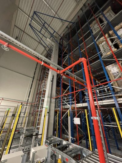 Automatyzacja magazynu w branży mleczarskiej – jak systemy ASRS i kanałowe składowanie wspierają logistykę produktów z krótką datą ważności?